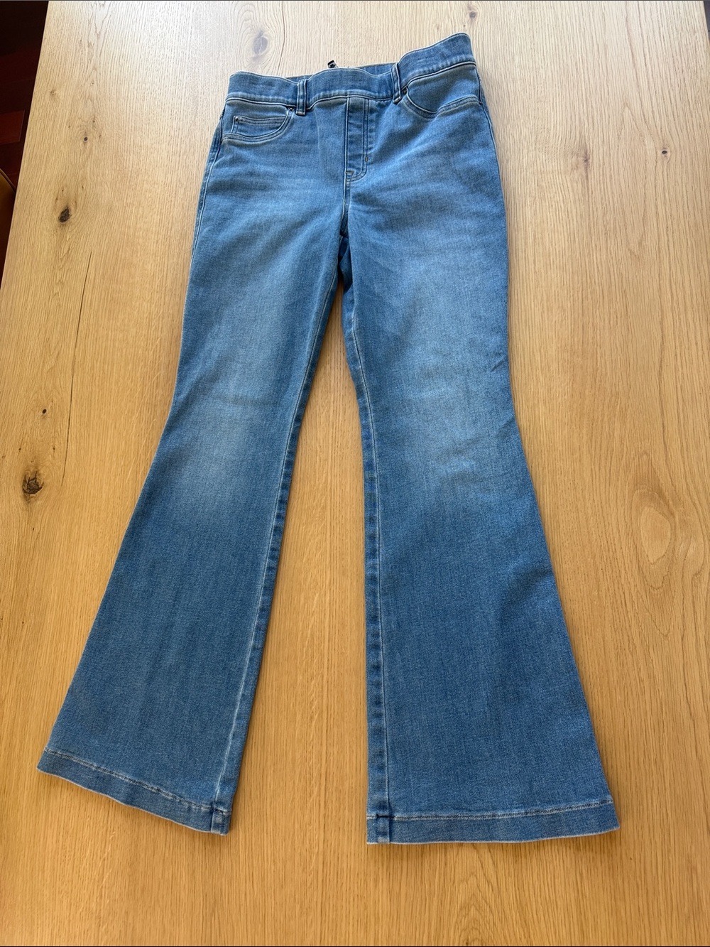 SPANX EVERYWEAR FLARE JEANS SIZE LARGE
